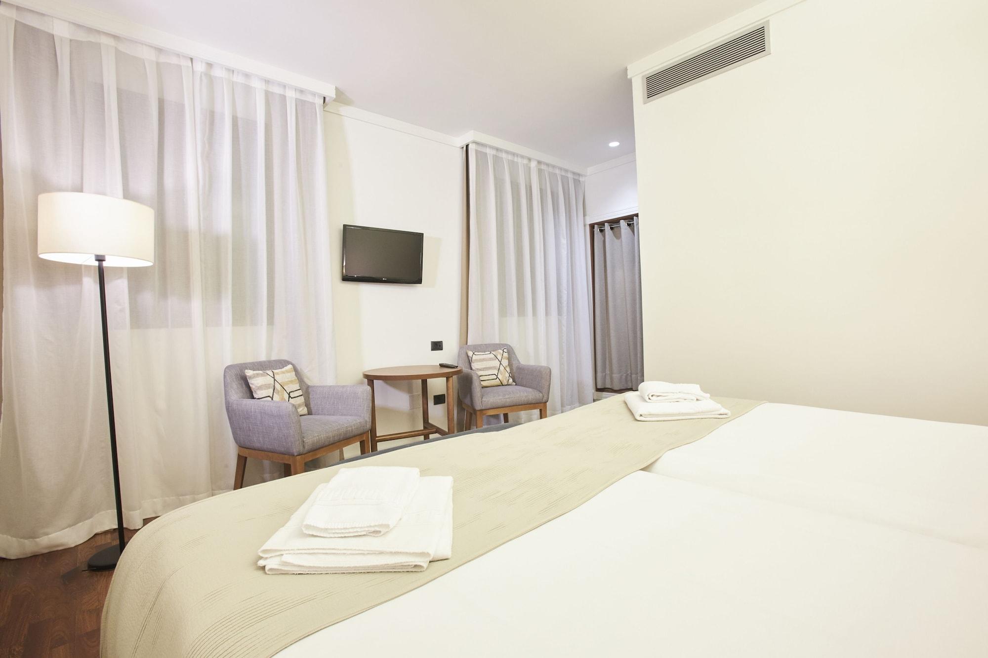 U-sense Centro 3* Seville