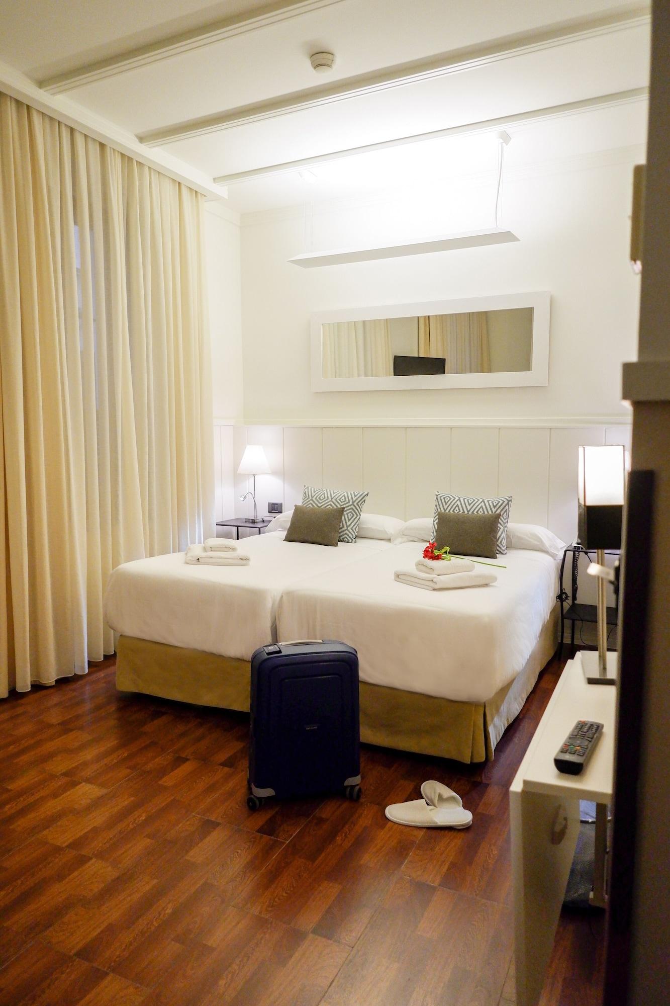 U-sense Centro 3* Seville
